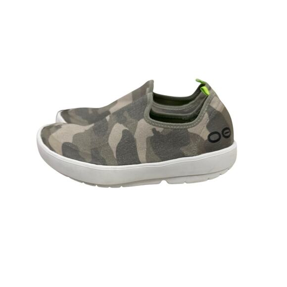 OOFOS Shoes OOmg eeZee Green Slip On Camo Sneakers Size Women's 6 - Picture 1 of 5
